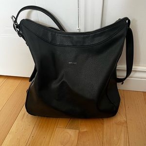 matt + nat black vegan tote bag